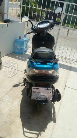 Se vende italika 125 -16