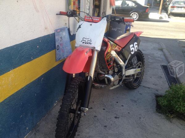 Se vende o se cambia cr250 -01