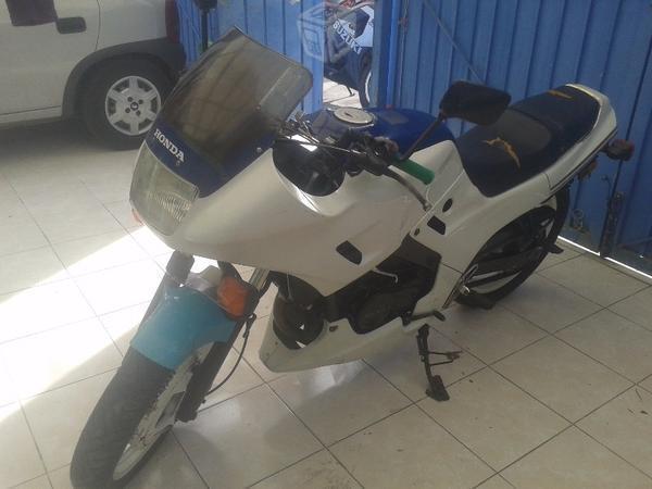 Honda vtr blanca -90