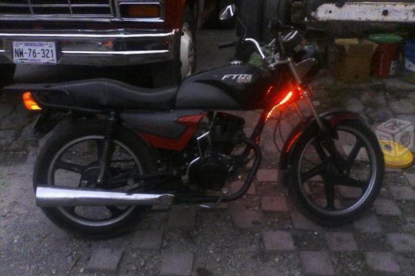 Motocicleta italika -12