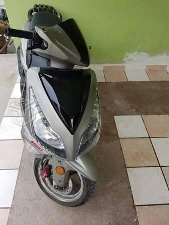 Motoneta gs150 italika -14