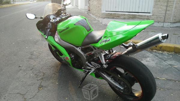 Kawasaki zx6r -04