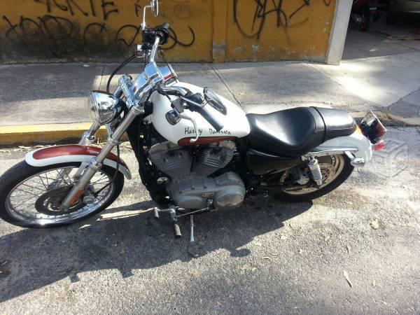 Vendo hermosa moto Harley Davidson sposter 883 -06