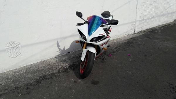 Moto Yamaha R1 -09