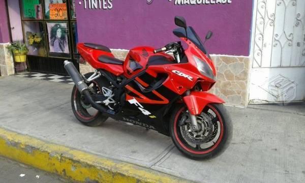 Honda cbr f4i -01