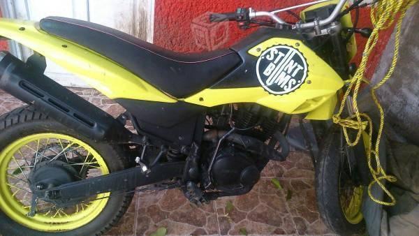 Vendo: DM 150cc -12