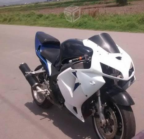 CBR 1100 moto -97