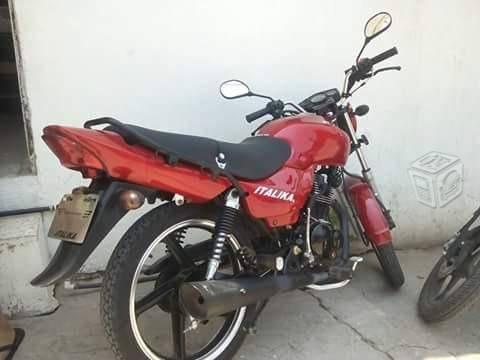 Moto seminueva busca nuevo dueño -16