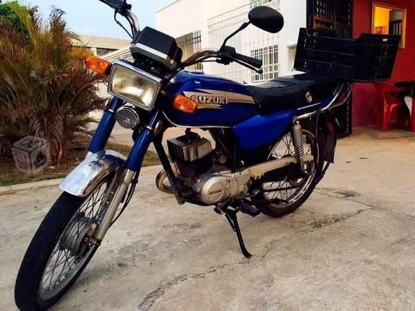 Suzuki ax100 conservada -11