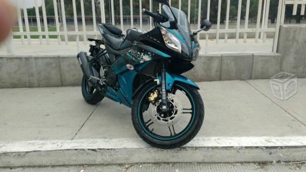 Yamaha R15 2.0 -16