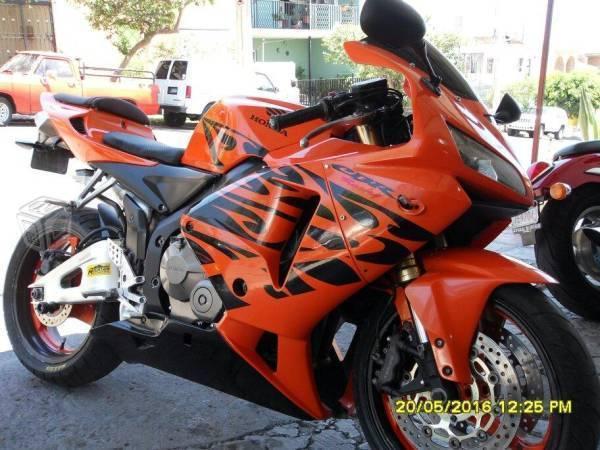 Honda cbr600 hallowen buenas condiciones -06