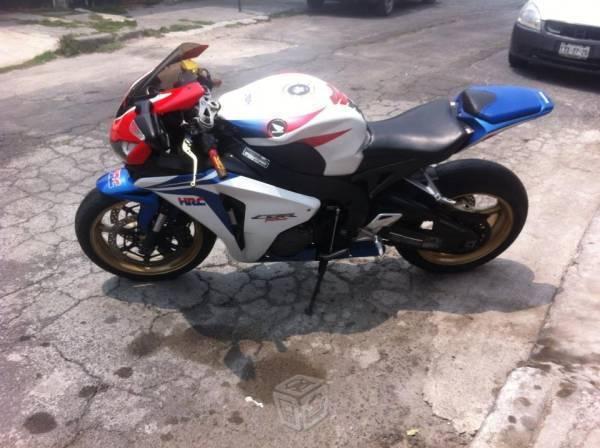 Hermosa cbr1000rr, p/c -08