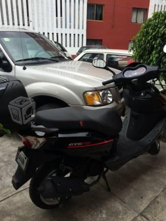 Vendo moto Italika GT175 -15