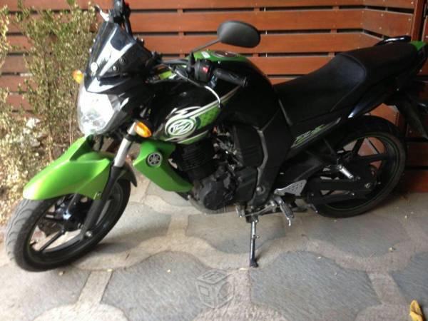 Moto fz color verde con negro -14