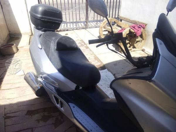 SL250 Scooter Grande -08