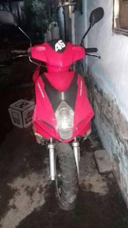 Vendo o cambio mi motoneta vento 150cc -12