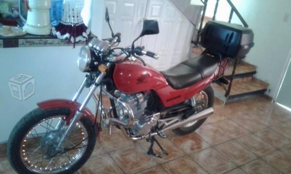 Motocicleta Honda Nighthawk 250 -96