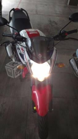 Fz-s racing red casi nueva -14