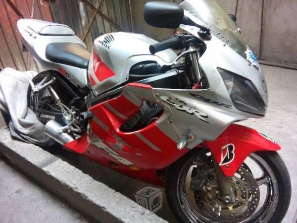 Cbr 600 f4i -01