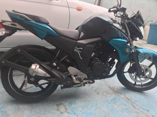 Yamaha Fz-s impecable varios extras. -16