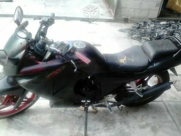 Vendo motocicleta RT200 -11