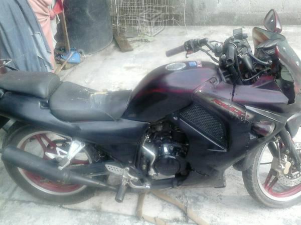 Vendo motocicleta Rt200 -11