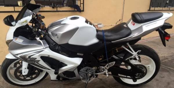 Suzuki gsx-r 1000 acepto cambio por camioneta -07