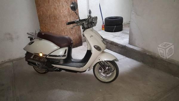 Motoneta Vitalia 125 cc- Buen estado -14