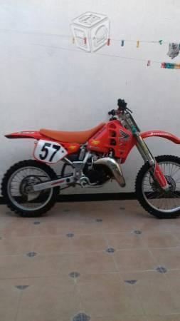 Se vende MOTO CROSS Honda -90