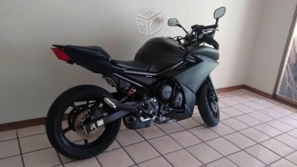 Yamaha FZ6R 600 -11