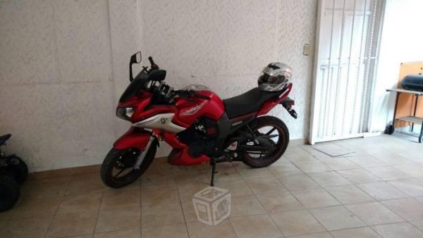 Moto fazer Yamaha -12