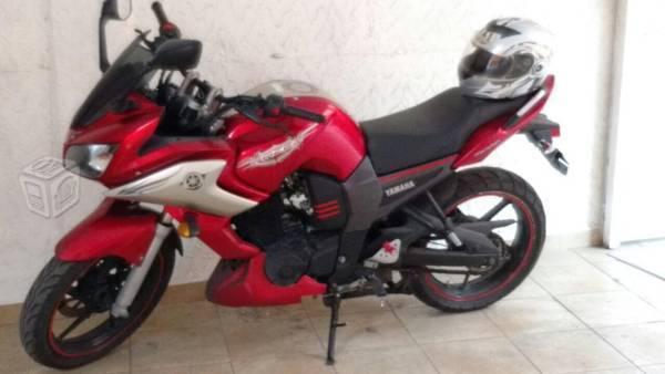 Moto fazer Yamaha -12