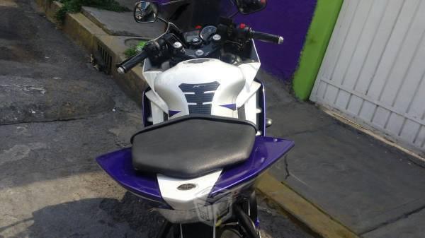 Vendo mi presiosa.moto r 15 x problema familiar -15