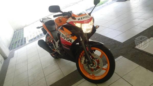 Honda 250 exelente repsol cambio -15