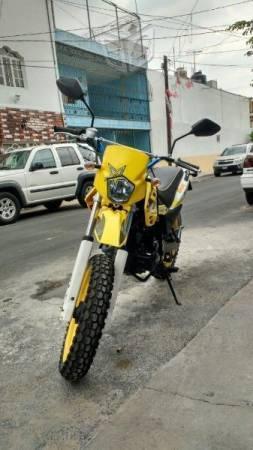 Buena moto Italika 150 -15