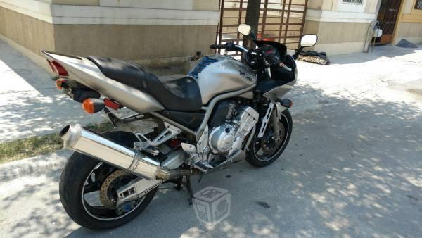 Moto deportiva yamaha -02