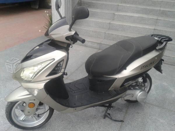 Bonita italika gs 150. -14