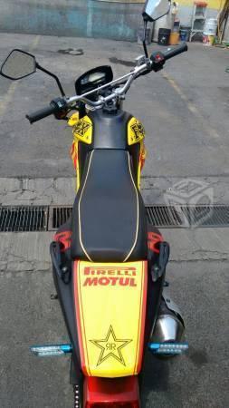 Bonita moto DM. ITALIKA 150cc -15