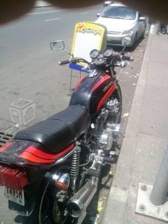 Vendo motocicleta Honda -81