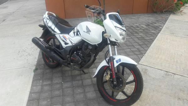 Honda CBF 150 Unicorn -11