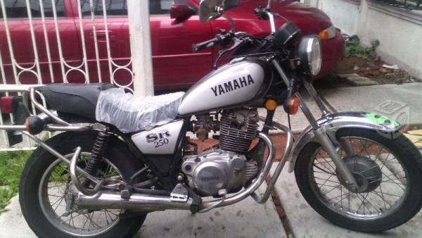 Moto Yamaha Sr 250 -11