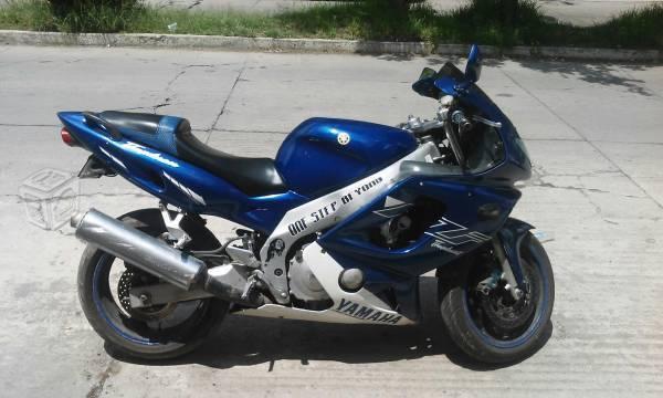 Yamaha yzf c600