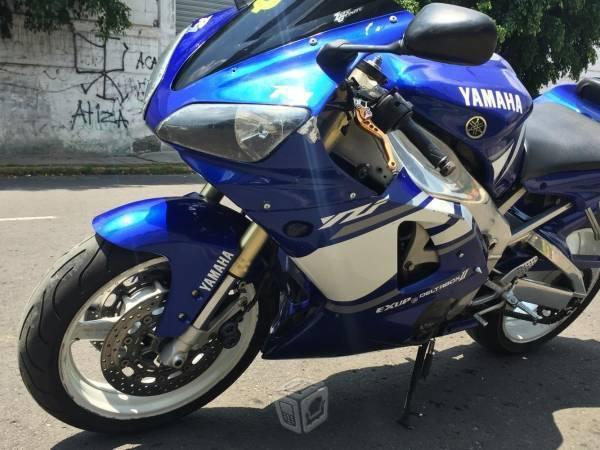 Yamaha R1 2001 -01