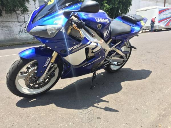 Yamaha R1 2001 -01