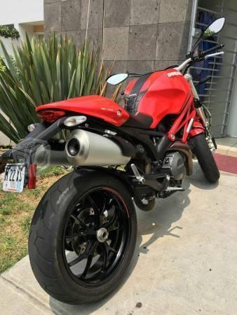 Moto Ducati monster -13