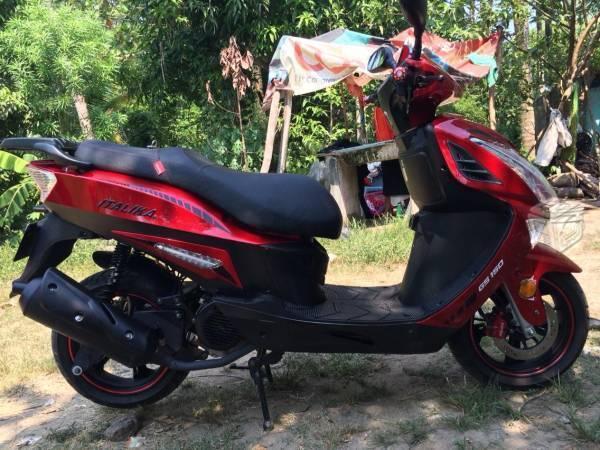 Vendo mi moto Italika 150 -16