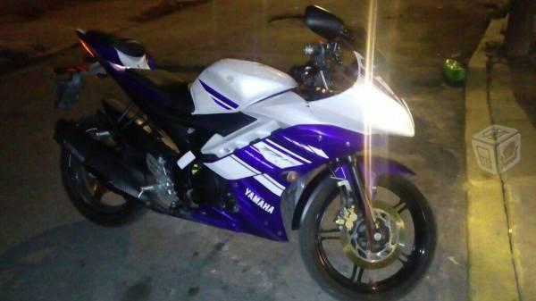 Yamaha R15 -15