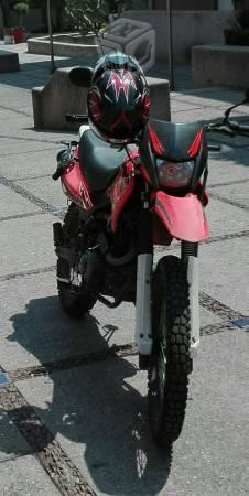 Motocicleta dm 200 -15