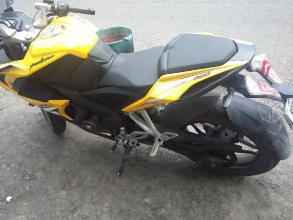 Pulsar 200 rs -16