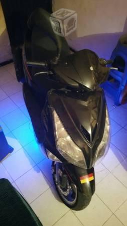 Vendo moto neta italika 175 no debe nada